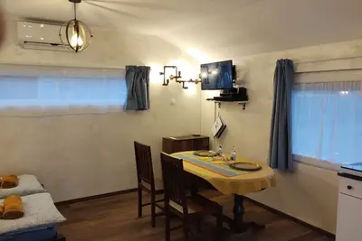 Chiomei House close M1