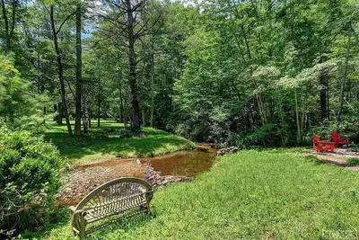 Image de FireFly Creek 2. 9 Miles to Highlands