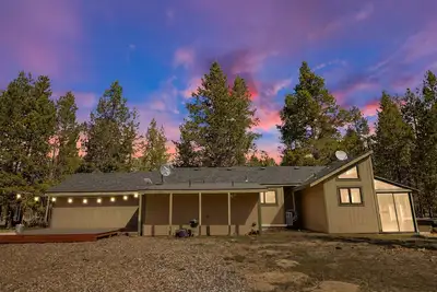 Image de \"Peaceful Pine Cottage\" on 2+acres - Close to Ski Resorts!