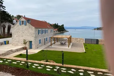 Image de Villa Diocletian***** Solta, Premium traditional stone house next to the sea