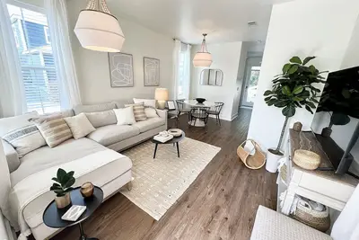 Image de Downtown Ocean Springs Cottage with Golf Cart