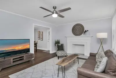 Image de Pristine 3br | Centrally located & Pet Friendly