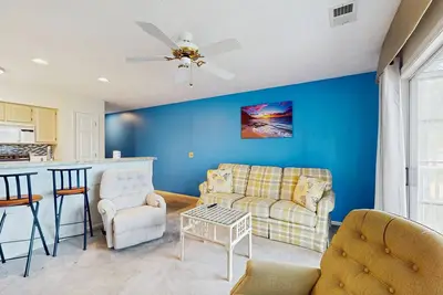 Image de Lovely condo with pool, tennis, hot tub, golf, central Ac, & washer/dryer