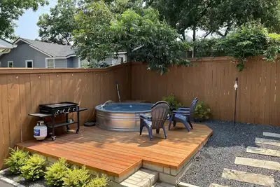 Image de Perfect hangout 2-bedroom home with a pool