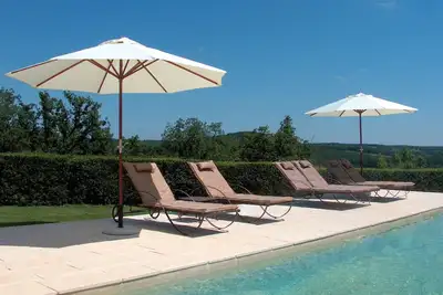 Image de La Maison Vieille - Large Family House with Private Pool and Wifi