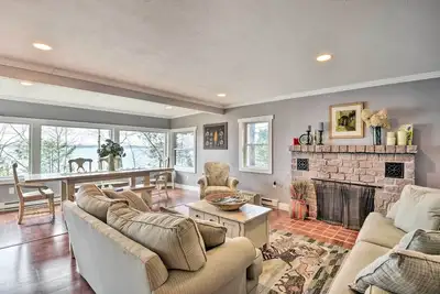 Image de Waterfront Cottage on Sawmill Bay w/ Deck!