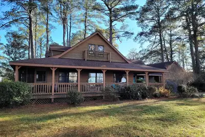 Image de The Quarter Deck// Spacious Home with Water views!