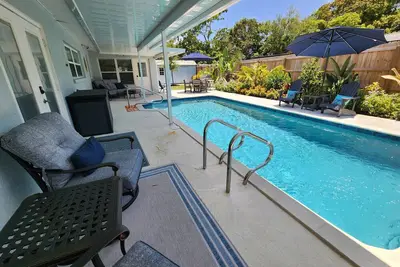 Image de ⚓Coastal Vibes! Tropical heated pool home short drive to the beach⚓