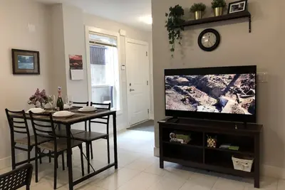 Image de Beautiful 5 star 2 bd suite near bus&shopping