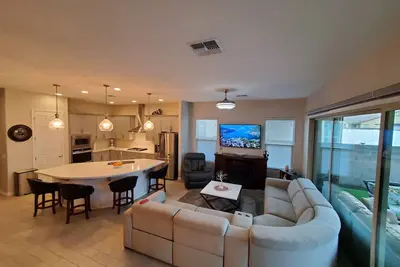 Image de Beautiful 4 Bdrm home perfect for Superbowl & Vacay
