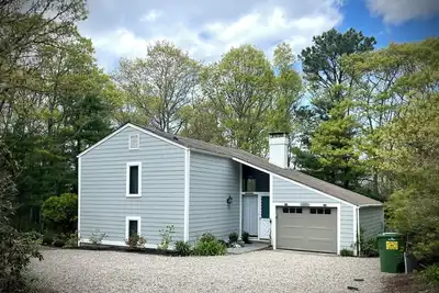 Image de New Seabury Home, private yard, great location