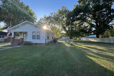 Image de Cullman City Cottage Home, close to I-65