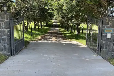 Image de Relaxing Rural Retreat Near Beaches– Family-Friendly Holiday Home