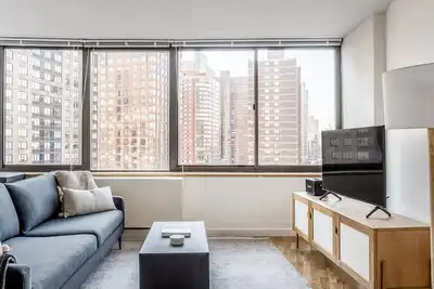 Image de Ideal Ues 2br w\/ Elevator, Doorman & Gym, nr Central Park, by Blueground