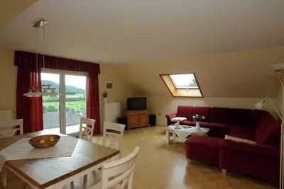 Image de Modern, well-maintained apartment with fantastic panoramic views and balcony