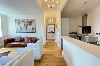 Image de No5 Contemporary Coastal Apartment