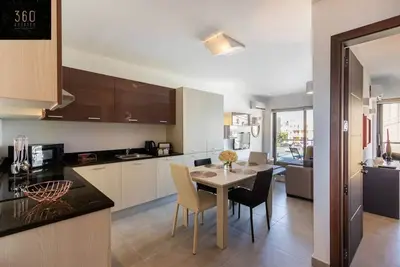 Image de High-End central Apt with comfy Bed & Super Wifi