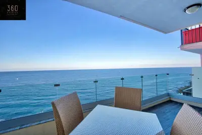Image de Sliema Seafront 3br - opposite Beach - Ac & Wifi