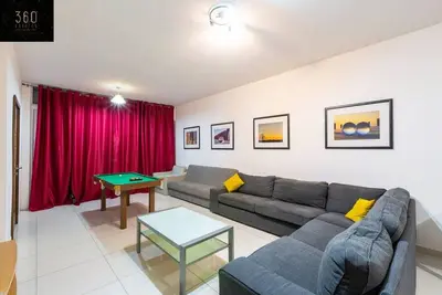 Image de Central Apt w/billiard, working desk & Super Wifi