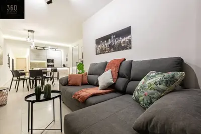 Image de Beautiful, cozy Apt just off the Promenade & Wifi