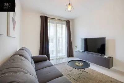 Image de 5th Floor brand new Apt, with Prvt Balcony & Wifi