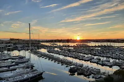 Image de T2 avec Climatisation, Piscine, Box Privé