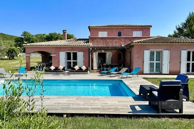 Image de Villa 5 chambres climatisées 10 pers Piscine 15 mn Santa Giulia et Palombaggia
