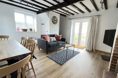 Image de Dolls House Cottage - Self Contained Cottage, Beautiful Garden, Ample Parking