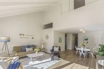 Image de 3871 Carmel Woodlands - Condo with Pool, Tennis