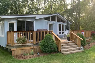 Image de Private, cozy and steps from the beach!