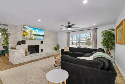 Image de Lake and marina 5 minutes away Large family friendly Cozy home with country feel