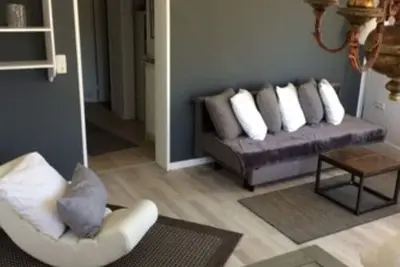 Image de Stylishly furnished apartment by the sea