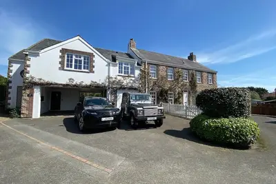 Image de Country cottage with private garden close to beach