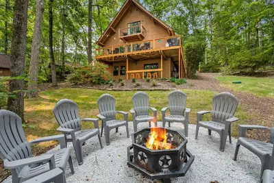 Image de Cozy Lakefront A-Frame Cabin Lake Hartwell Clemson