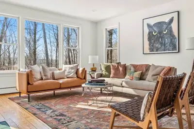 Image de Hupi House: A Peaceful, Wooded, Lakeside Sanctuary