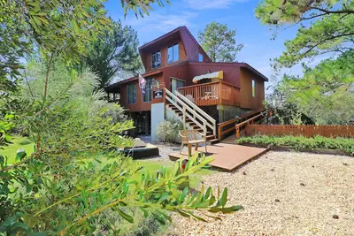 Image de Admiral Benbow | Oyster Bay Home Next to Boat Ramp & Dock w/ Screened Porch