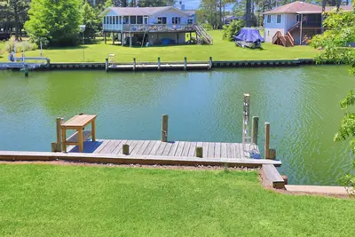 Image de Langtree | Oyster Bay Water Views w/ Private Dock for Boats, Screened Porch, Decks & Pet Friendly