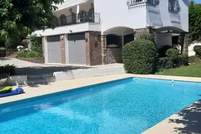Image de Villa dans le golfe de Saint Tropez avec piscine privée à deux pas de la plage