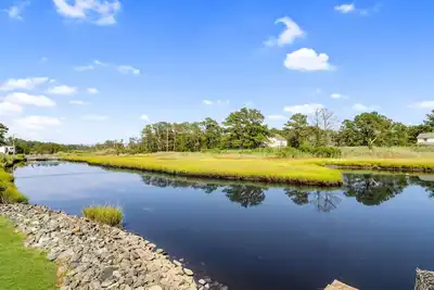 Image de Mermaid Crossing | Creekfront Dock, Crab & Kayak + Gear, Near Park & Fairgrounds