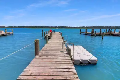 Image de Southern Exposure | Assateague Channel Waterfront Ranch w/ Deep-Water Pier, Screened Porch & Dock