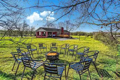 Image de Country Getaway | 5 Acres | Game Room (Ta)