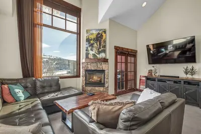 Image de Updated Townhome 2 minutes to I-70!