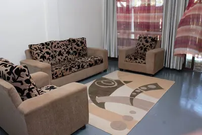 Image de Private 1 Br Executive Suite - Airport & Un Base