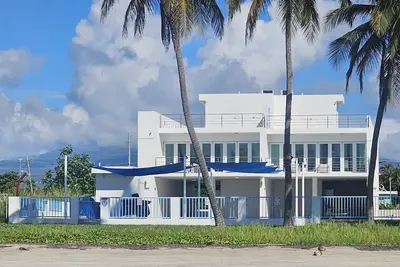 Image de Escape to Secluded Beach in this m new modern 4 bedroom/4 bath villa