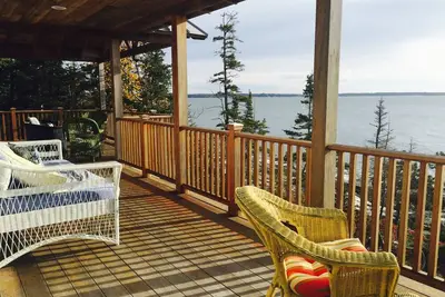 Image de Get back to easy living! Walk to the beach, relax on the rocks. Dogs welcome