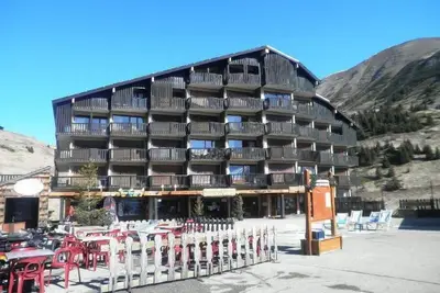 Image de Pied des pistes de ski, 2ème étage, balcon, casier à ski, 27m², Auris en Oisans