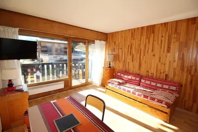Image de Pied des pistes de ski, 2ème étage, vue dégagée, balcon, télévision, casier à ski, 27m²