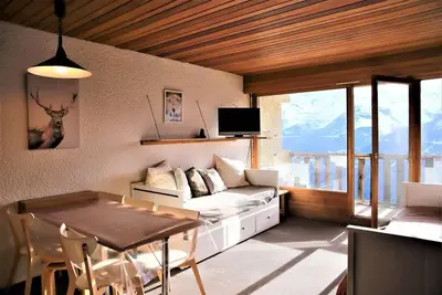Image de Pied des pistes de ski, 5ème étage, balcon, télévision, casier à ski, 27m², Auris en Oisans