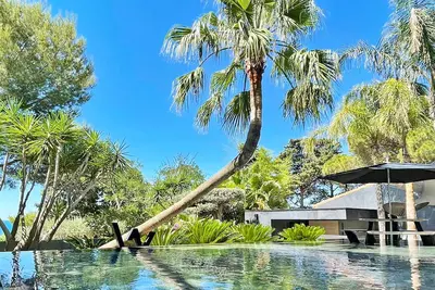 Image de Spectaculaire villa avec des équipements design exceptionnels pour 10 personnes