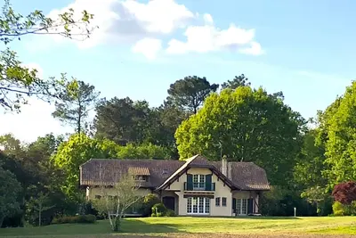 Image de Maison L'Oustaou -Entre amis ou en famille- Modulable Pour 6, 10 ou 15 Personnes